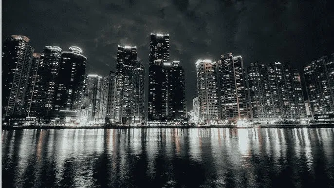 关门后只有我们两个人的沙龙 - 城市之光：霓虹背后的人间烟火